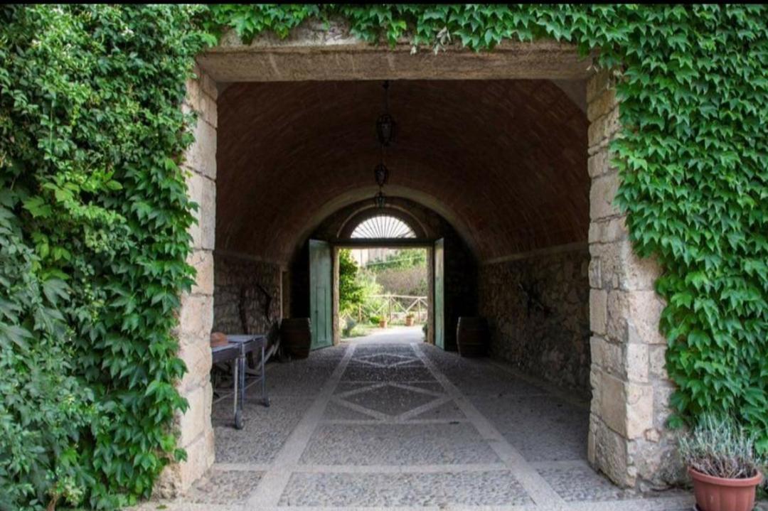 Agriturismo Feudo Tudia Landro エクステリア 写真